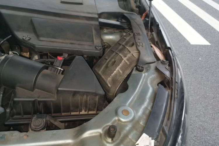 Used Land Rover Discovery Sport 2017 2.0T SE Engine Bay Left