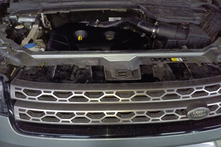 Used Land Rover Discovery Sport 2017 2.0T SE Engine Bay