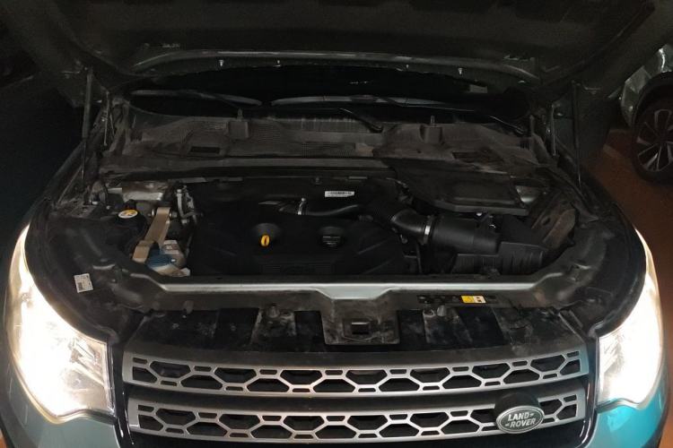 Used Land Rover Discovery Sport 2017 2.0T SE Engine Bay