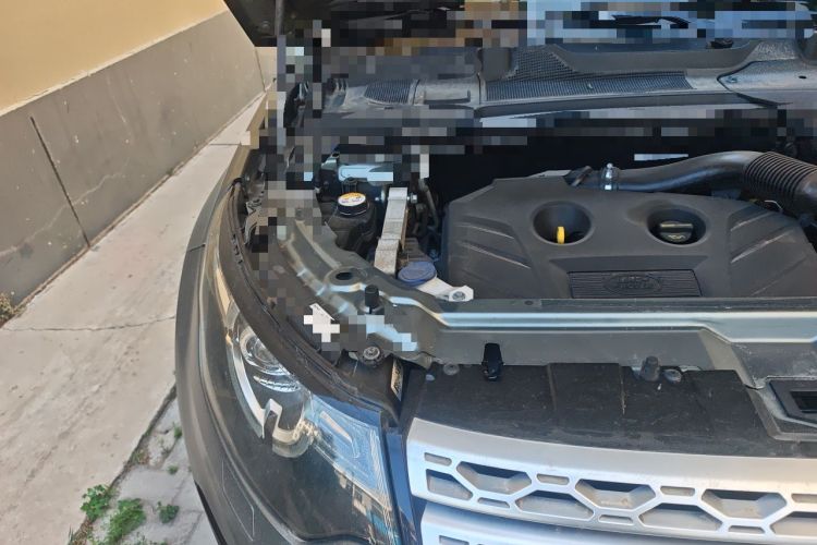 Used Land Rover Discovery Sport 2017 2.0T HSE Engine Bay Right