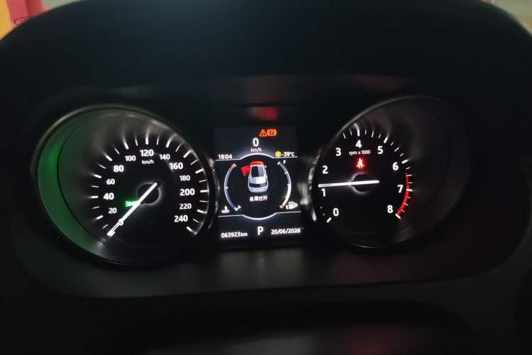 Used Land Rover Discovery Sport 2017 2.0T SE Instrument Cluster