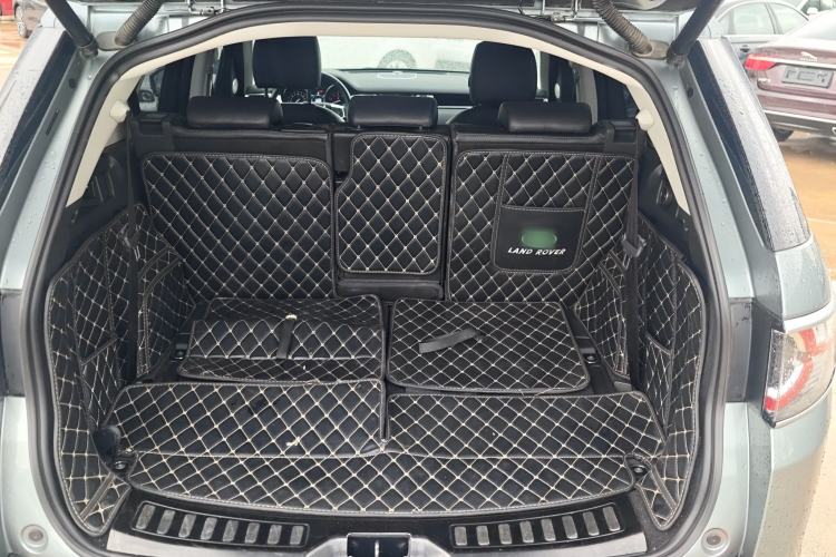 Used Land Rover Discovery Sport 2017 2.0T HSE Interior 4