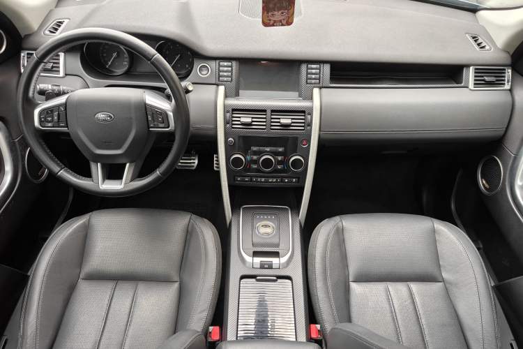 Used Land Rover Discovery Sport 2017 2.0T SE Interior 5