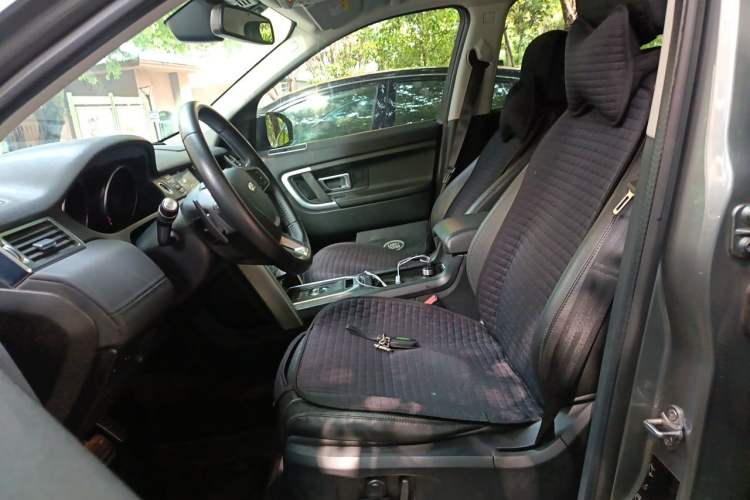 Used Land Rover Discovery Sport 2017 2.0T SE Left Front Seat