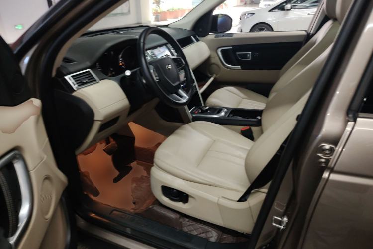 Used Land Rover Discovery Sport 2017 2.0T HSE Left Front Seat