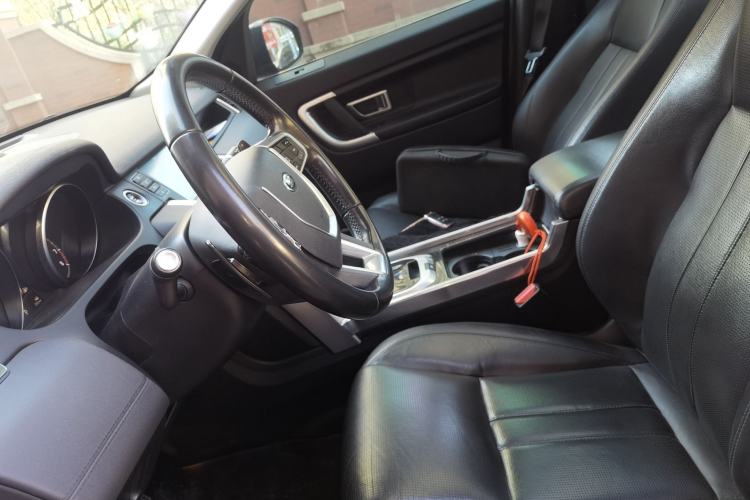 Used Land Rover Discovery Sport 2017 2.0T SE Left Front Seat