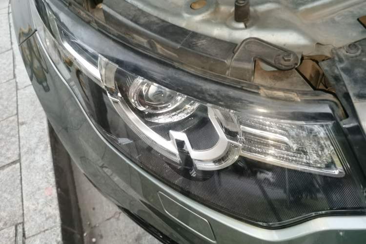 Used Land Rover Discovery Sport 2017 2.0T SE Right Front Headlight