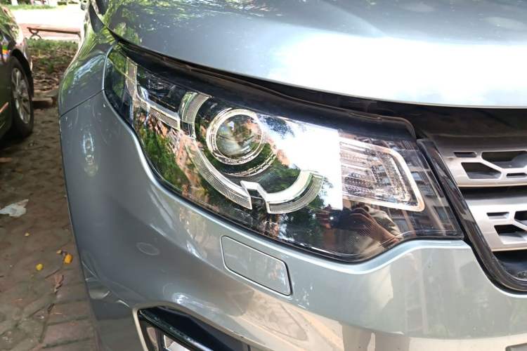 Used Land Rover Discovery Sport 2017 2.0T SE Right Front Headlight