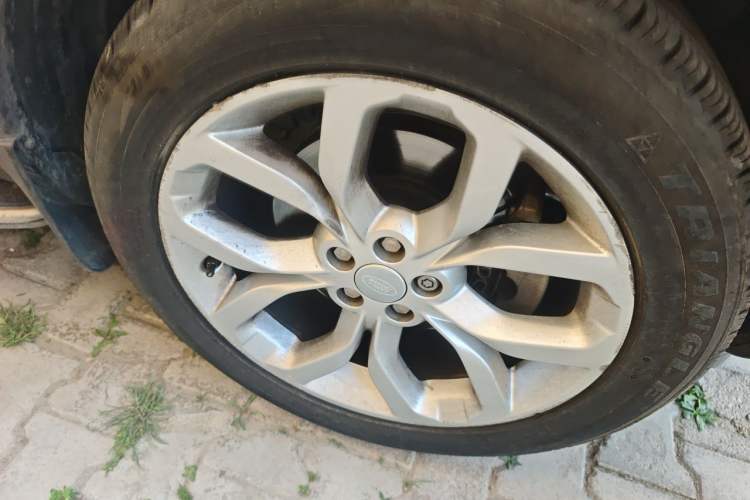 Used Land Rover Discovery Sport 2017 2.0T HSE Right Front Wheel Hub