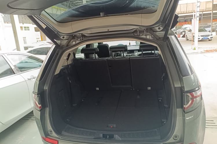 Used Land Rover Discovery Sport 2017 2.0T HSE Trunk