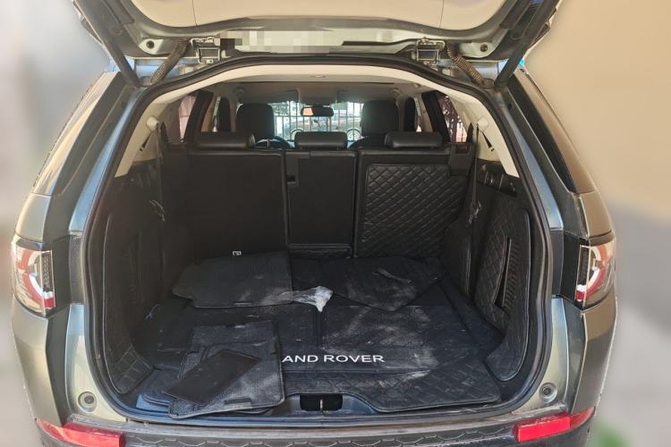 Used Land Rover Discovery Sport 2017 2.0T HSE Trunk
