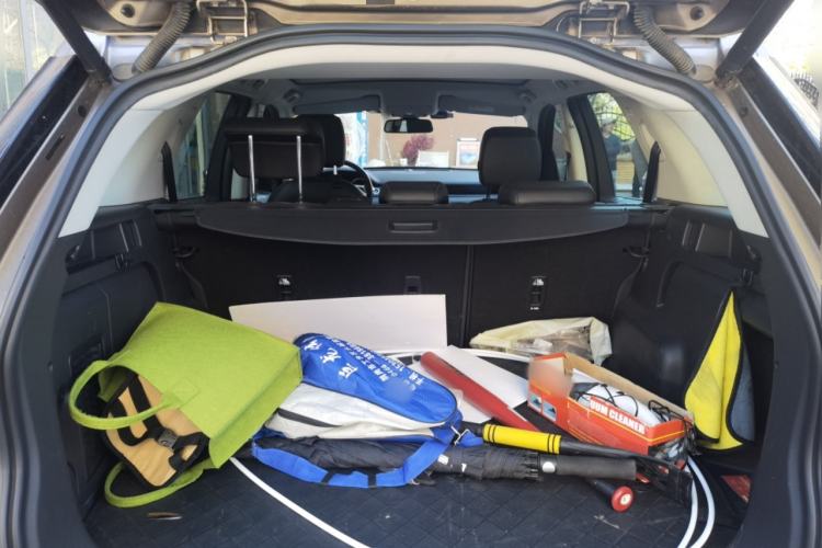 Used Land Rover Discovery Sport 2017 2.0T SE Trunk