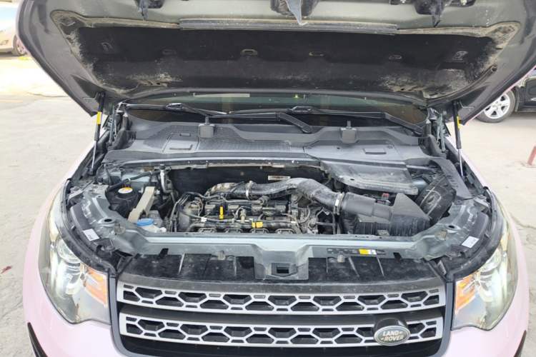 Used Land Rover Discovery Sport 2017 2.0T SE Engine Bay
