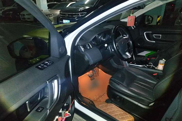 Used Land Rover Discovery Sport 2017 2.0T SE Driver Seat