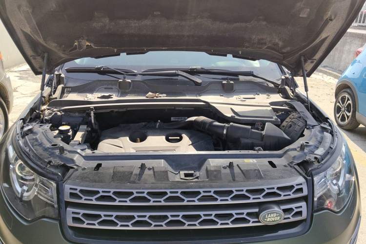 Used Land Rover Discovery Sport 2017 2.0T SE Engine Bay