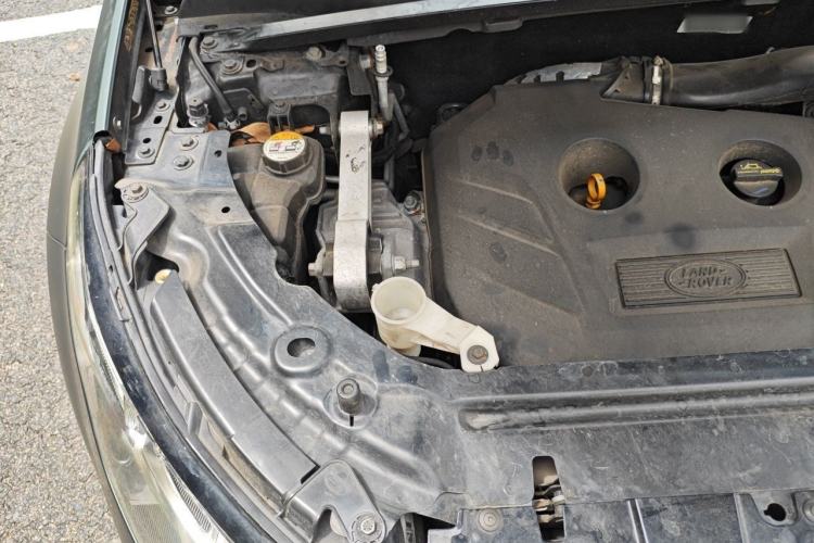 Used Land Rover Discovery Sport 2017 2.0T SE Engine Bay Right