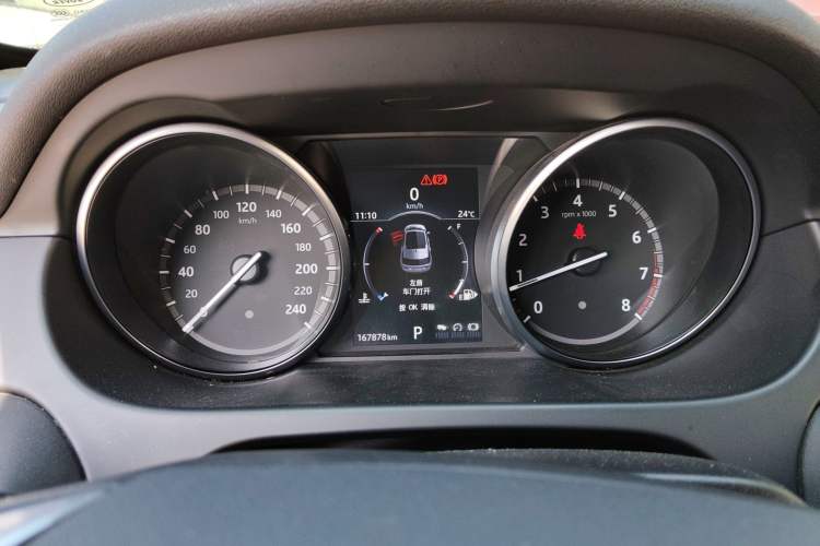 Used Land Rover Discovery Sport 2017 2.0T SE Instrument Cluster