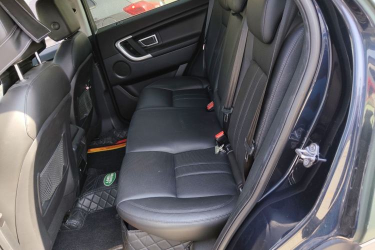 Used Land Rover Discovery Sport 2017 2.0T SE Interior 4