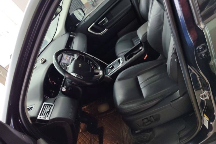 Used Land Rover Discovery Sport 2017 2.0T SE Left Front Seat