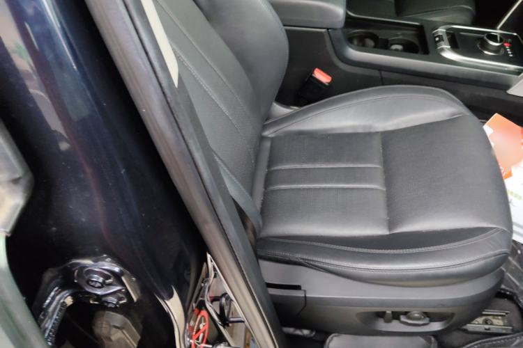 Used Land Rover Discovery Sport 2017 2.0T SE Right Front Seat