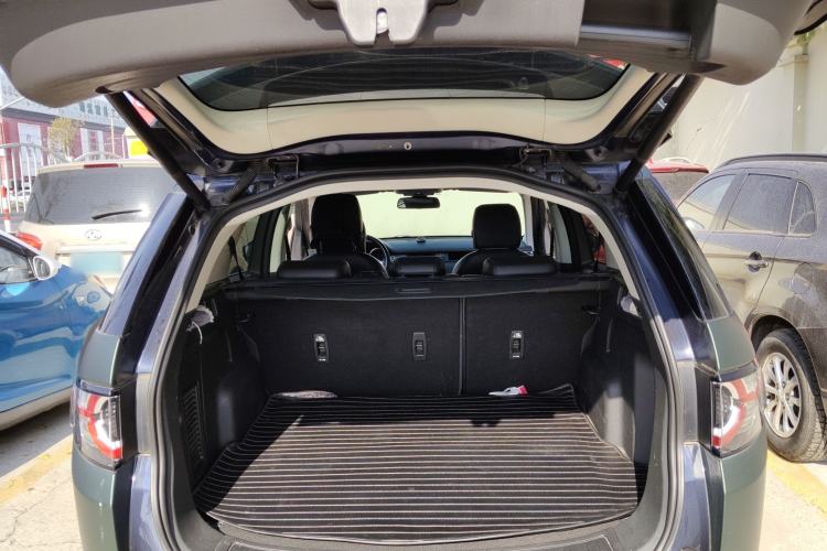 Used Land Rover Discovery Sport 2017 2.0T SE Trunk