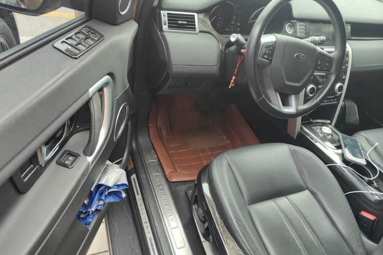Used Land Rover Discovery Sport 2017 2.0T SE Driver Seat