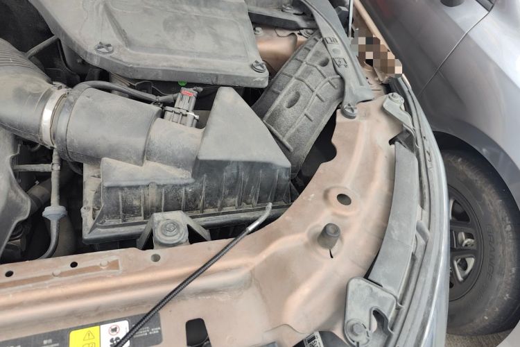 Used Land Rover Discovery Sport 2017 2.0T SE Engine Bay Left
