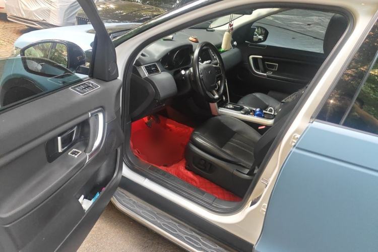 Used Land Rover Discovery Sport 2017 2.0T SE Driver Seat