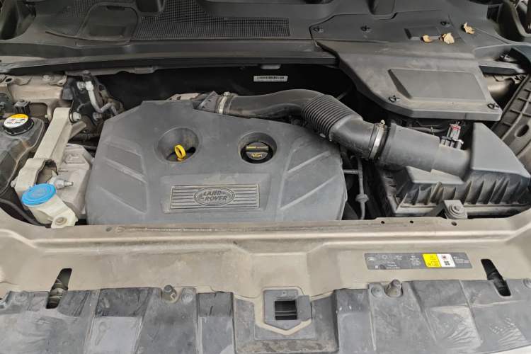 Used Land Rover Discovery Sport 2017 2.0T SE Engine Bay