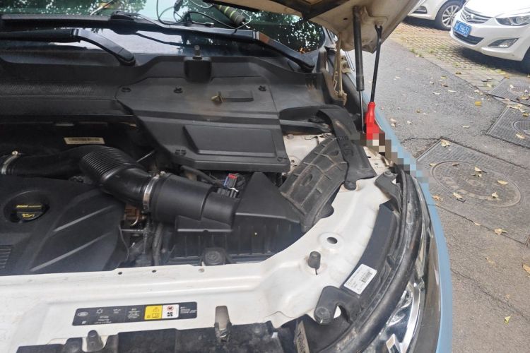 Used Land Rover Discovery Sport 2017 2.0T SE Engine Bay Left