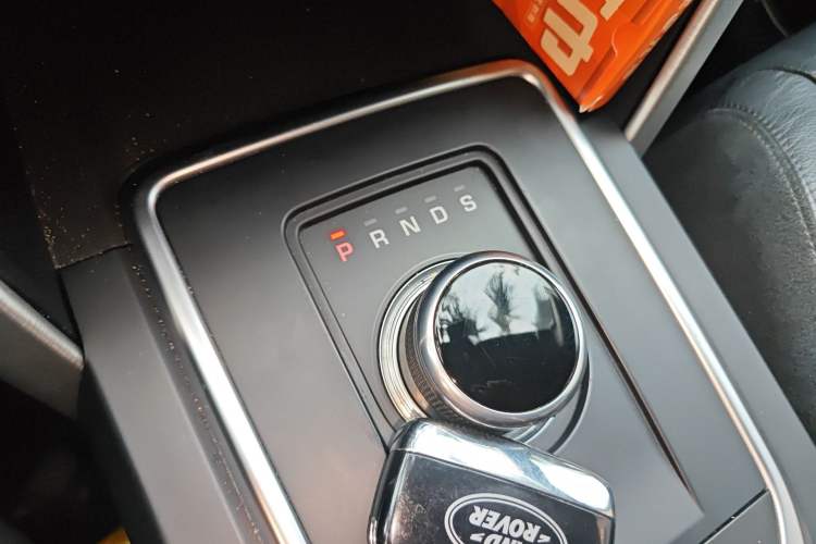 Used Land Rover Discovery Sport 2017 2.0T SE Gear Lever