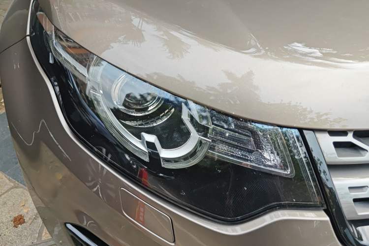 Used Land Rover Discovery Sport 2017 2.0T SE Right Front Headlight