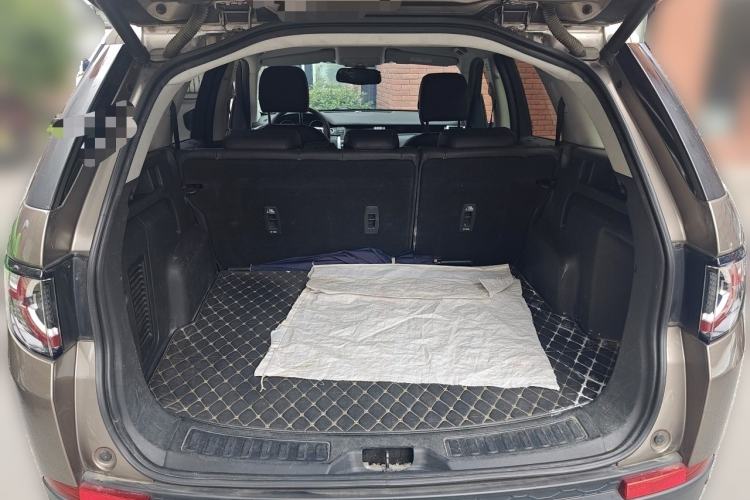 Used Land Rover Discovery Sport 2017 2.0T SE Trunk