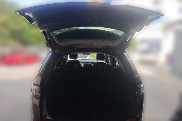 Used Land Rover Discovery Sport 2017 2.0T SE Trunk