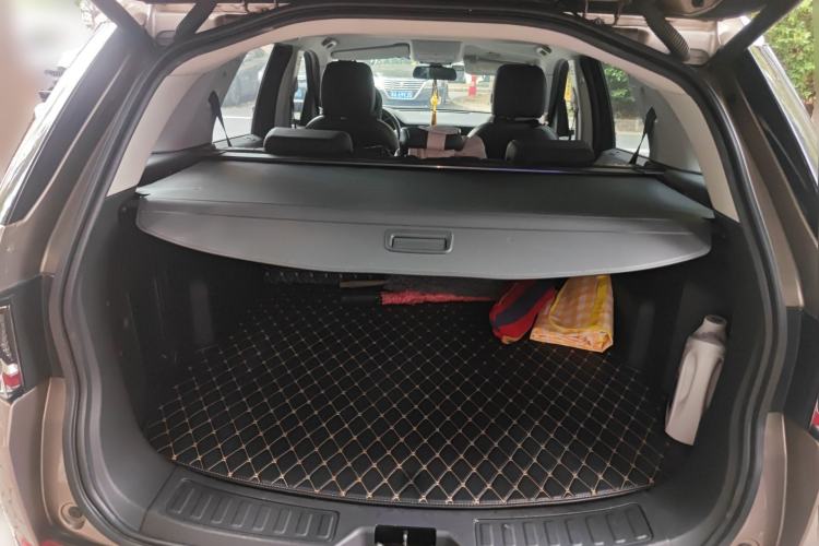 Used Land Rover Discovery Sport 2017 2.0T SE Trunk