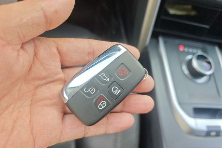 Used Land Rover Discovery Sport 2017 2.0T SE Vehicle Key