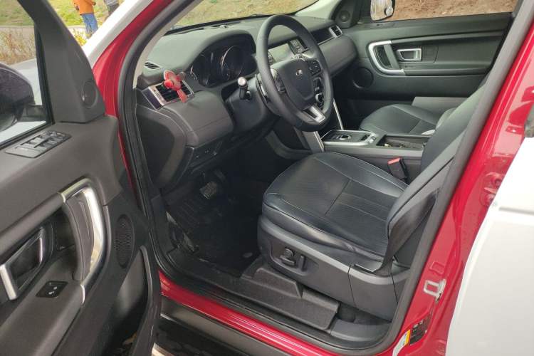 Used Land Rover Discovery Sport 2017 2.0T SE Driver Seat