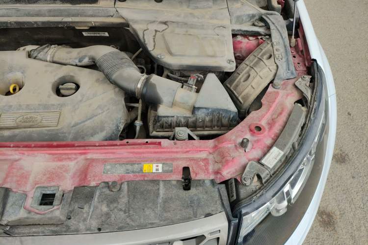 Used Land Rover Discovery Sport 2017 2.0T SE Engine Bay Left