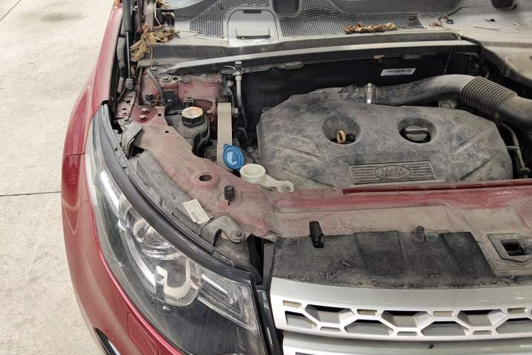 Used Land Rover Discovery Sport 2017 2.0T HSE Engine Bay Right