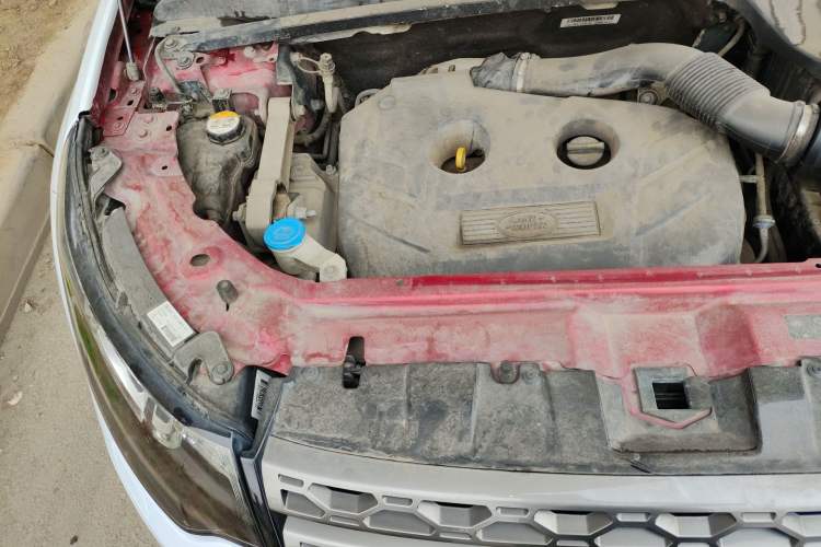 Used Land Rover Discovery Sport 2017 2.0T SE Engine Bay Right