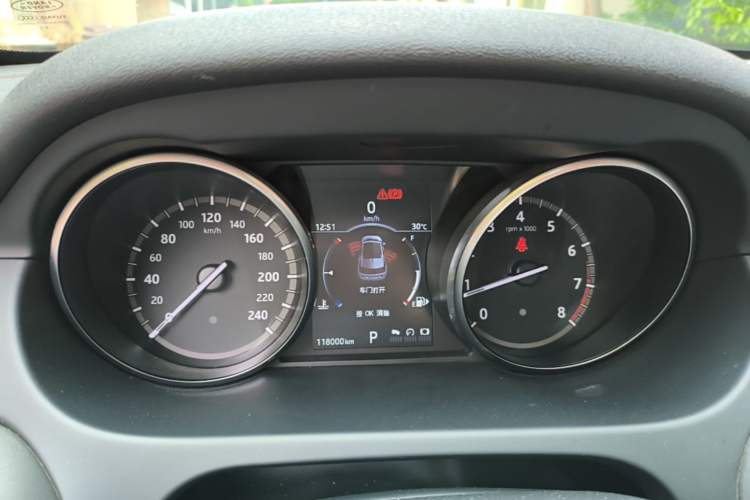 Used Land Rover Discovery Sport 2017 2.0T SE Instrument Cluster