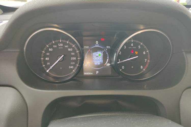 Used Land Rover Discovery Sport 2017 2.0T SE Instrument Cluster