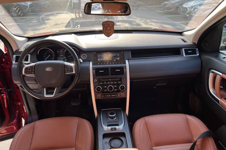 Used Land Rover Discovery Sport 2017 2.0T HSE LUXURY Interior 1