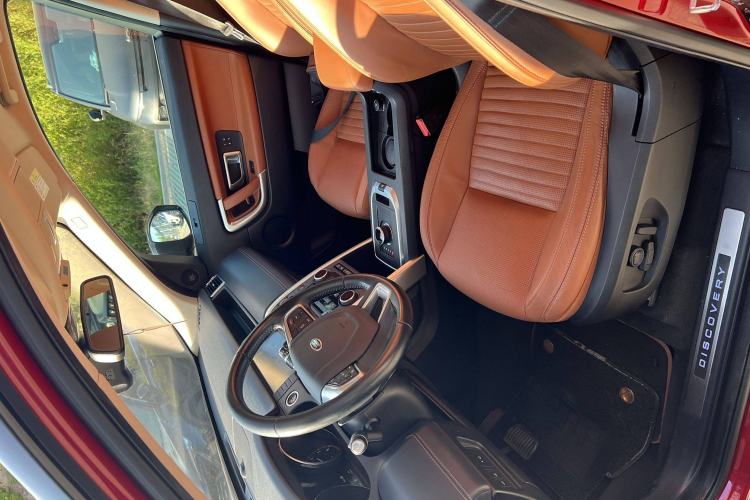 Used Land Rover Discovery Sport 2017 2.0T HSE LUXURY Interior 3