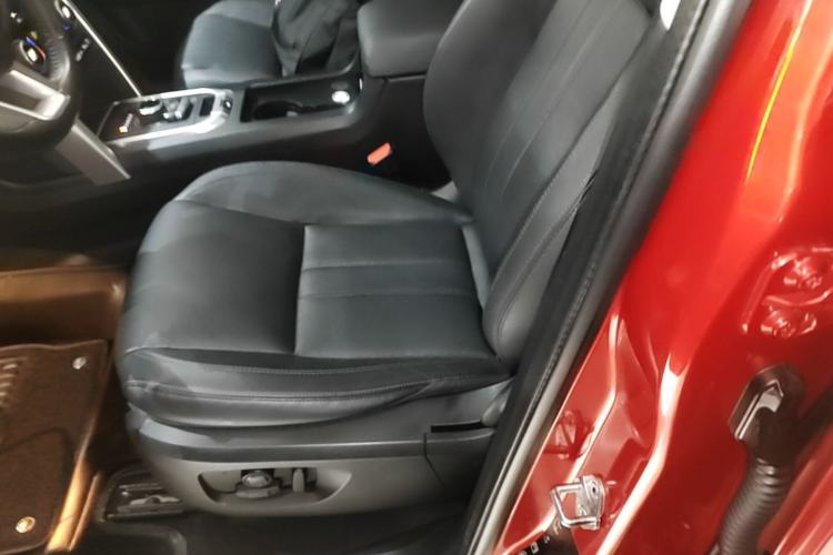 Used Land Rover Discovery Sport 2017 2.0T SE Left Front Seat