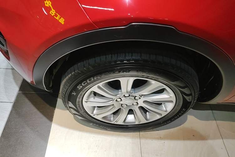 Used Land Rover Discovery Sport 2017 2.0T SE Left Front Wheel Hub
