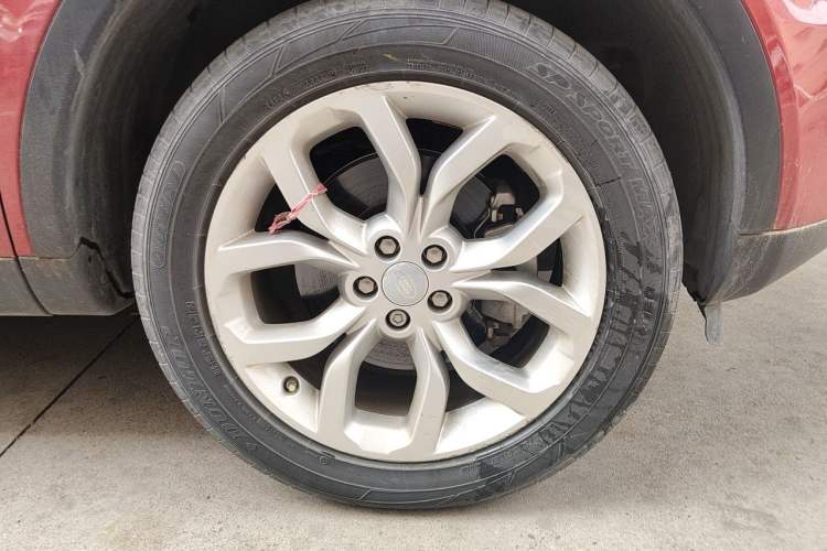 Used Land Rover Discovery Sport 2017 2.0T HSE Right Front Wheel Hub