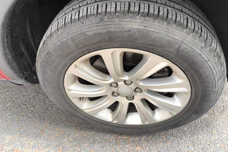 Used Land Rover Discovery Sport 2017 2.0T SE Right Front Wheel Hub