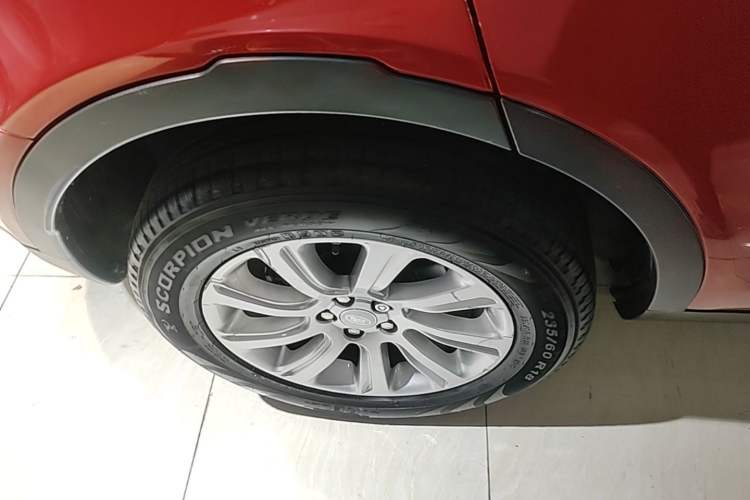 Used Land Rover Discovery Sport 2017 2.0T SE Right Rear Wheel Hub