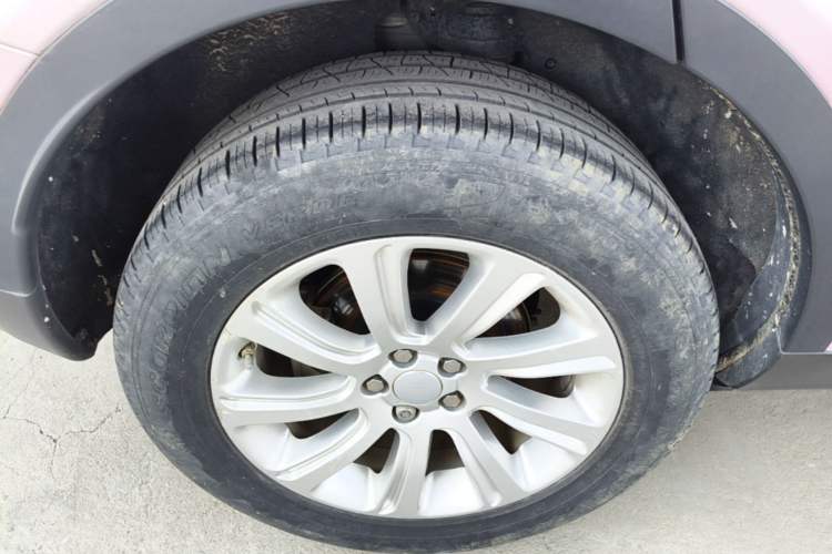Used Land Rover Discovery Sport 2017 2.0T SE Right Rear Wheel Hub